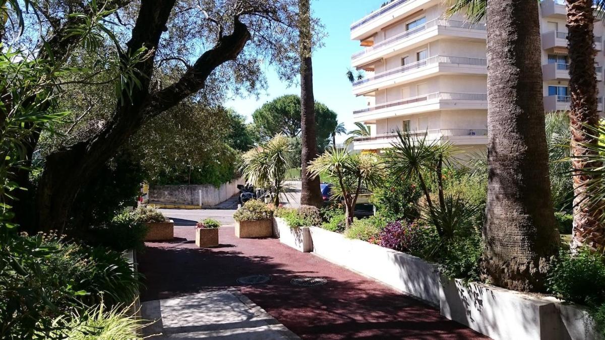 Joli Studio 4Pers Piscine Tout Confort Juan-les-Pins Luaran gambar