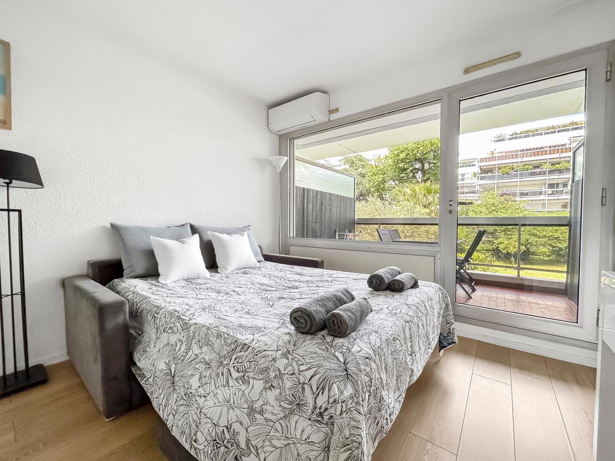 Joli Studio 4Pers Piscine Tout Confort Juan-les-Pins Luaran gambar
