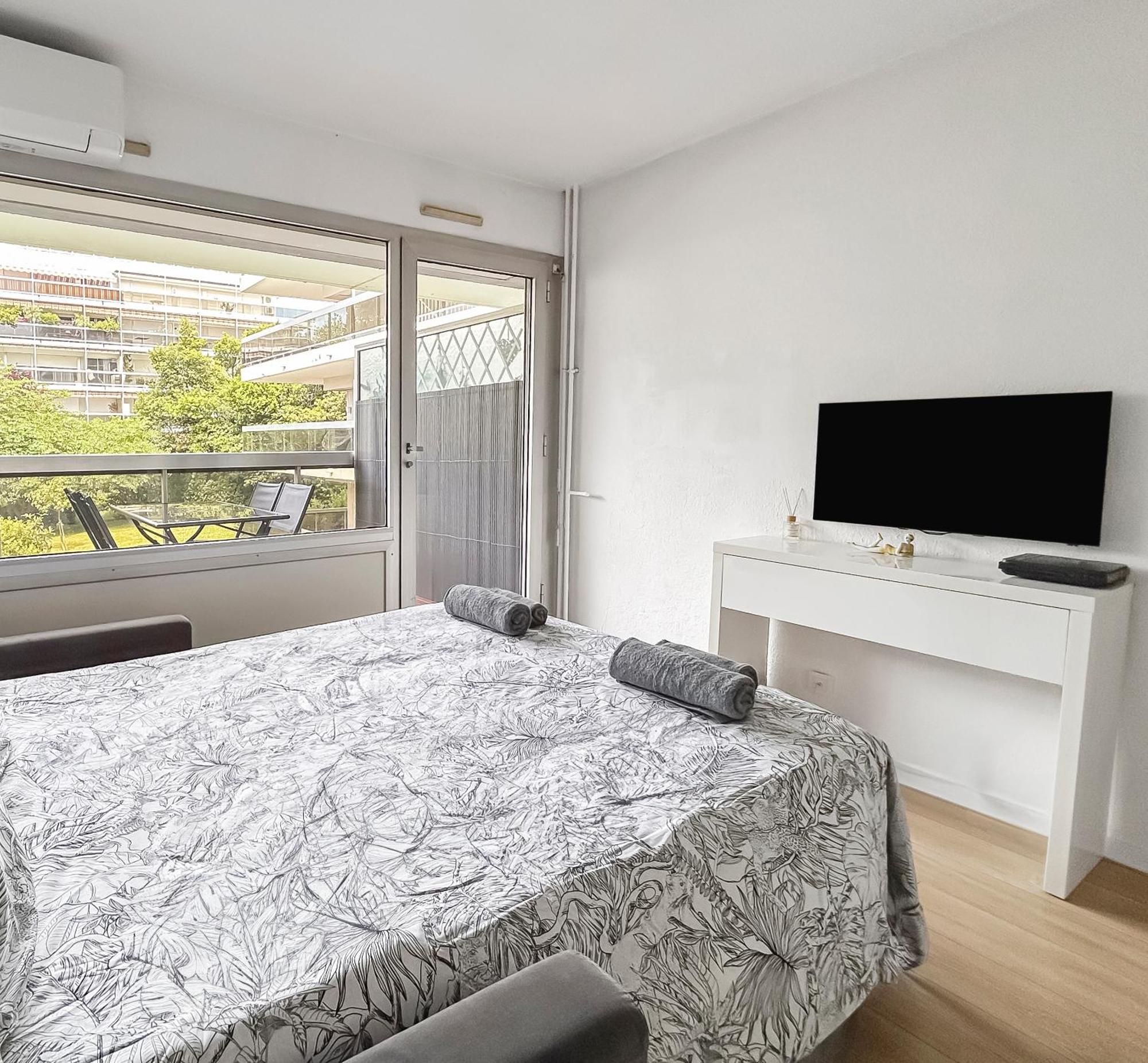 Joli Studio 4Pers Piscine Tout Confort Juan-les-Pins Luaran gambar
