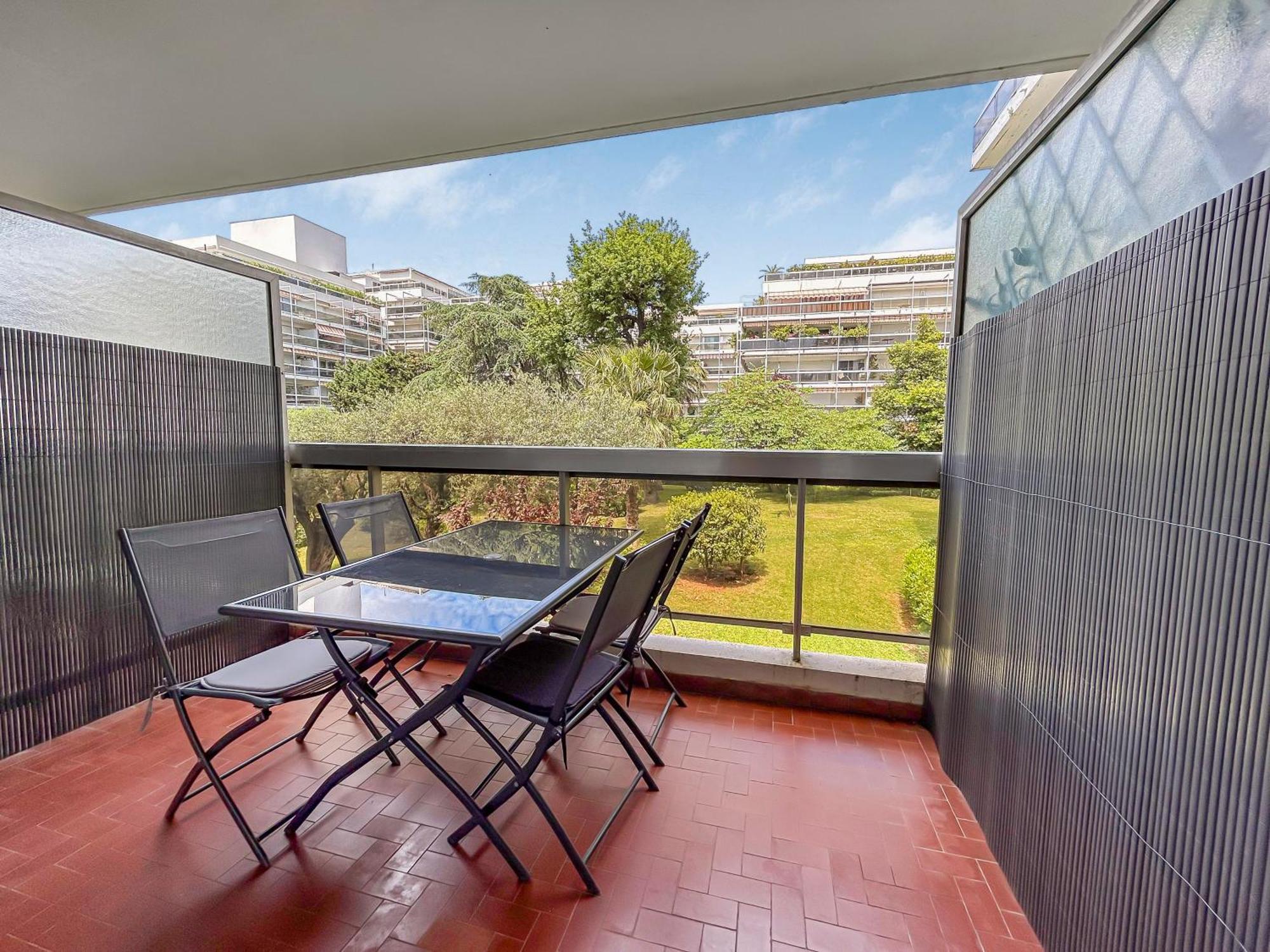 Joli Studio 4Pers Piscine Tout Confort Juan-les-Pins Luaran gambar