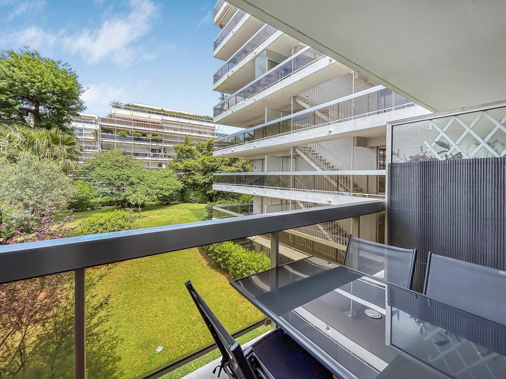Joli Studio 4Pers Piscine Tout Confort Juan-les-Pins Luaran gambar